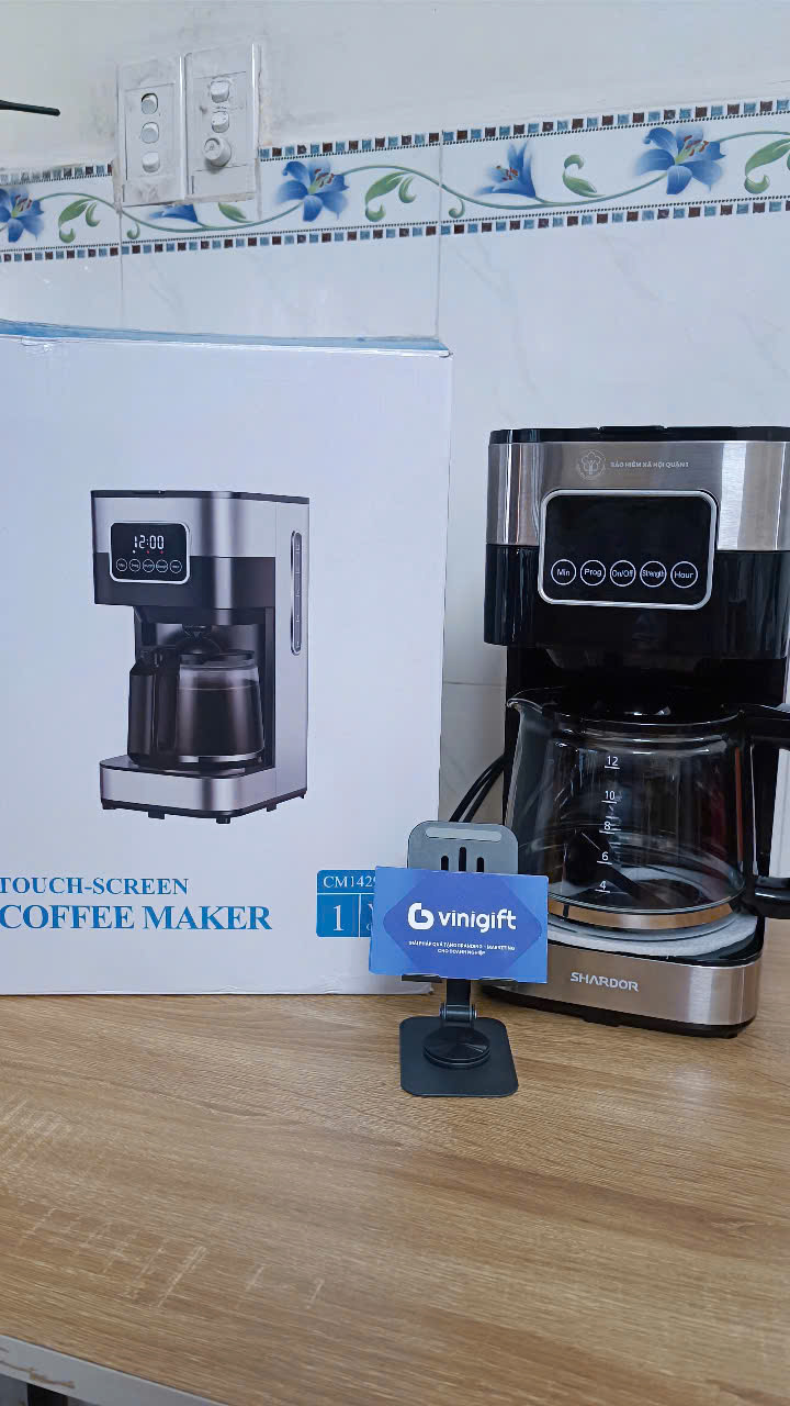 VINIGIFT x BẢO HIỂM XÃ HỘI QUẬN 1 Tri ân và đồng hành cùng máy pha cà phê khắc logo tuyệt đẹp