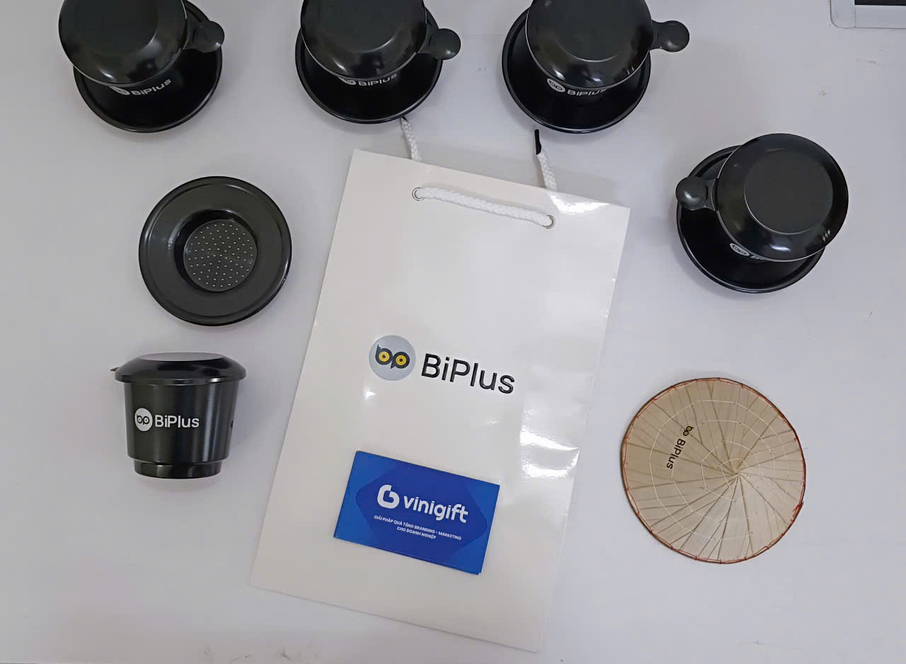 VINIGIFT x BIPLUS: Quà tặng nón lá và phin cà phê in logo mang đậm nét truyền thống Việt Nam