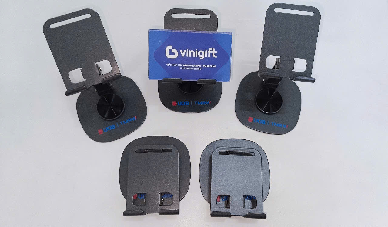 VINIGIFT x UOB TMRW Đồng hành trong chương trình Staff Lunch với giá đỡ điện thoại in logo