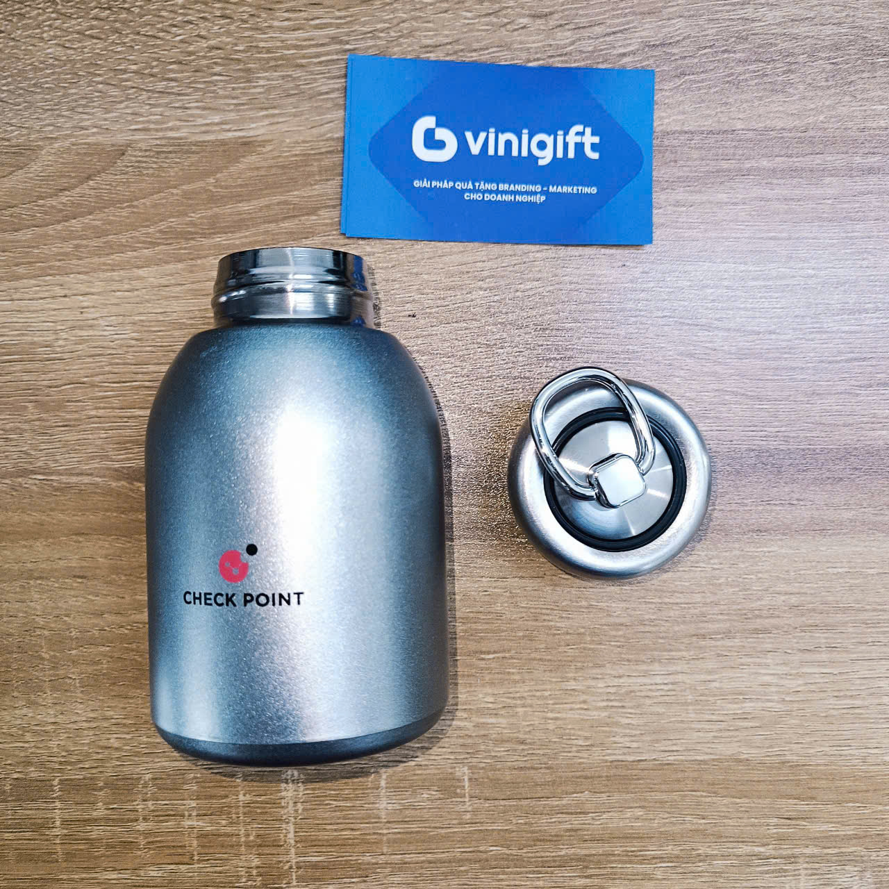 VINIGIFT x CHECK POINT Bình giữ nhiệt mini in khắc logo dành tặng sự kiện ngoài trời