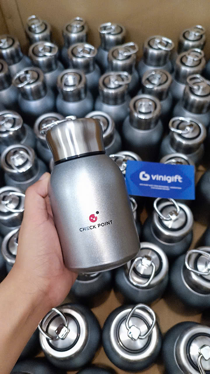 VINIGIFT x CHECK POINT Bình giữ nhiệt mini in khắc logo dành tặng sự kiện ngoài trời