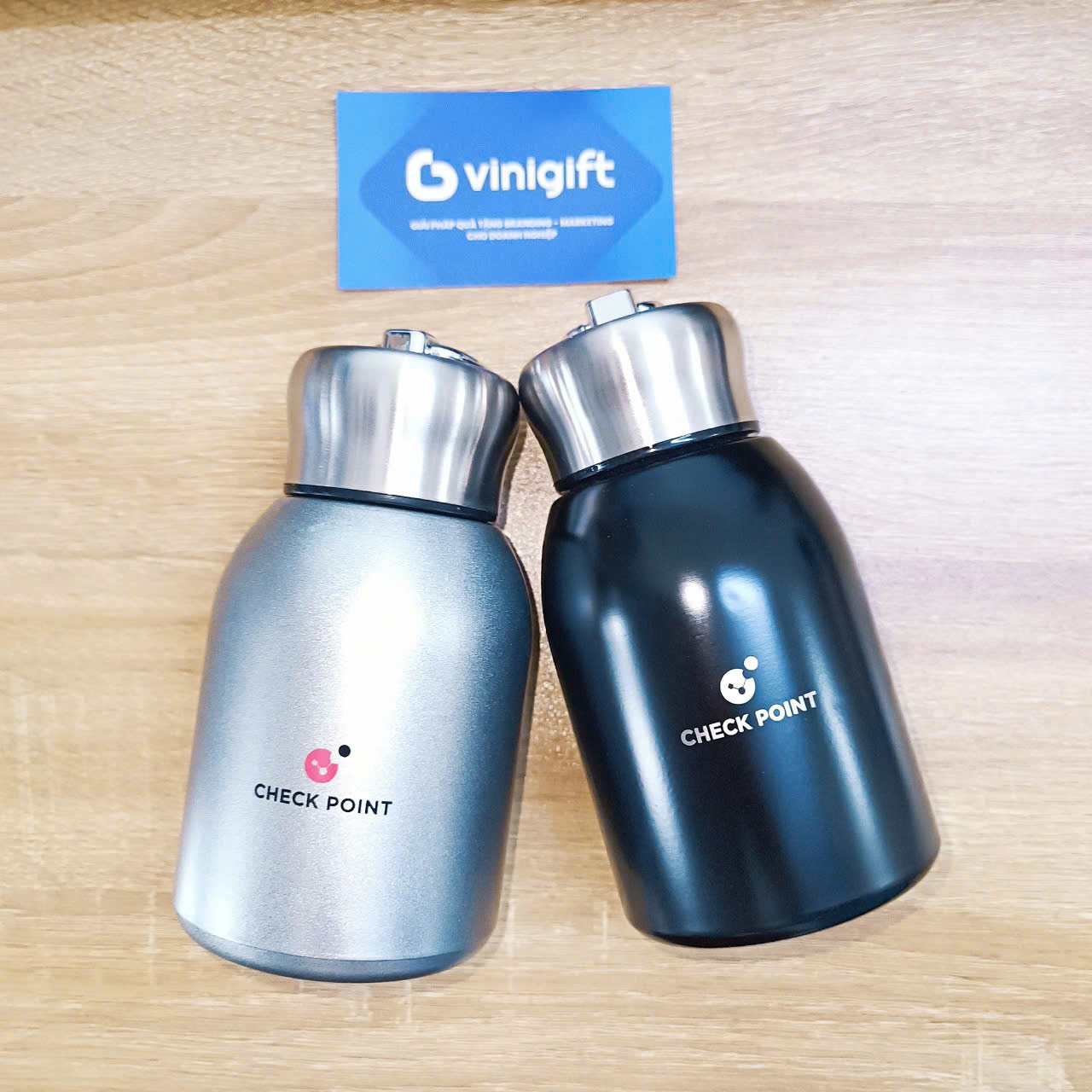 VINIGIFT x CHECK POINT Bình giữ nhiệt mini in khắc logo dành tặng sự kiện ngoài trời