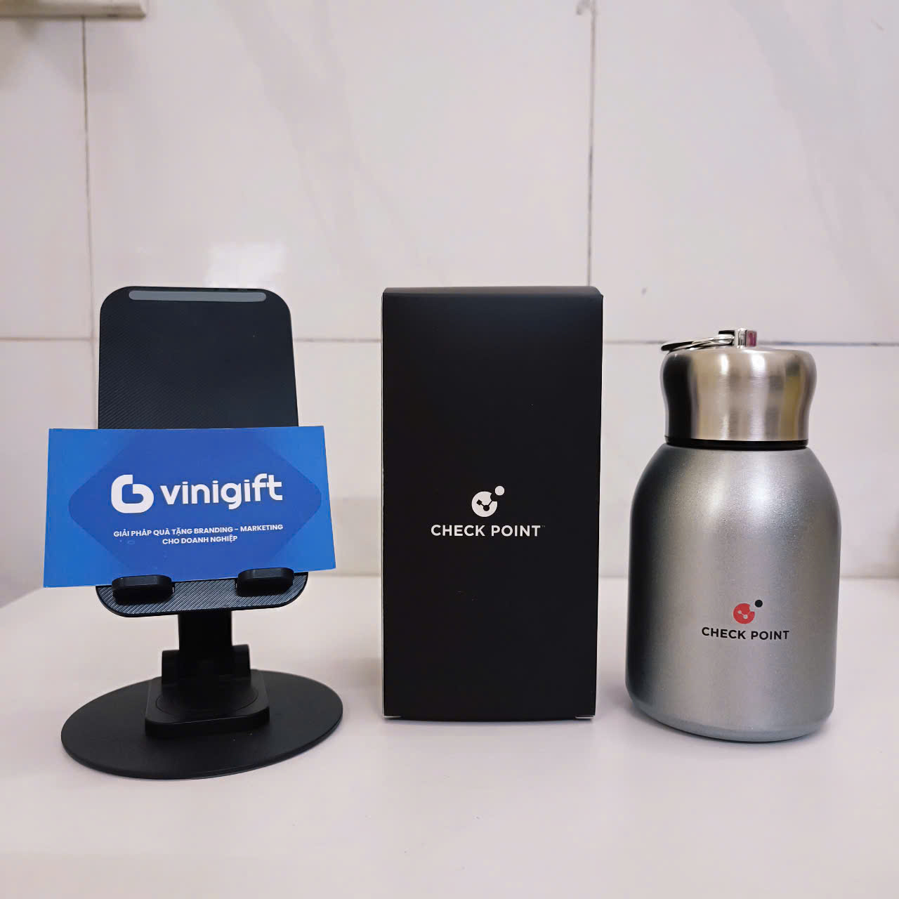 VINIGIFT x CHECK POINT Bình giữ nhiệt mini in khắc logo dành tặng sự kiện ngoài trời