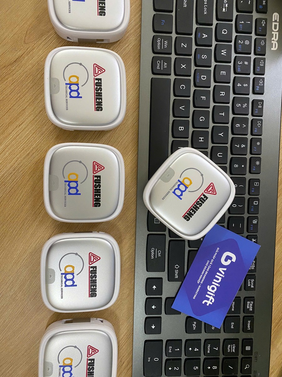 Sự hợp tác VINIGIFT X FUSHENG trong cáp sạc vuông 6 in 1 đa năng, lan tỏa thương hiệu hiện đại