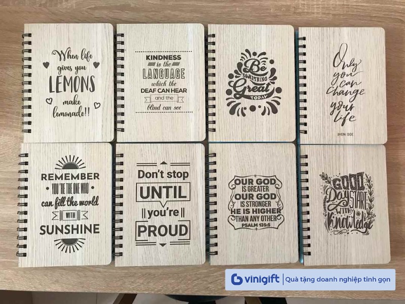 In sổ tay lò xo bìa gỗ tre kích thước A5 theo yêu cầu, giá tốt