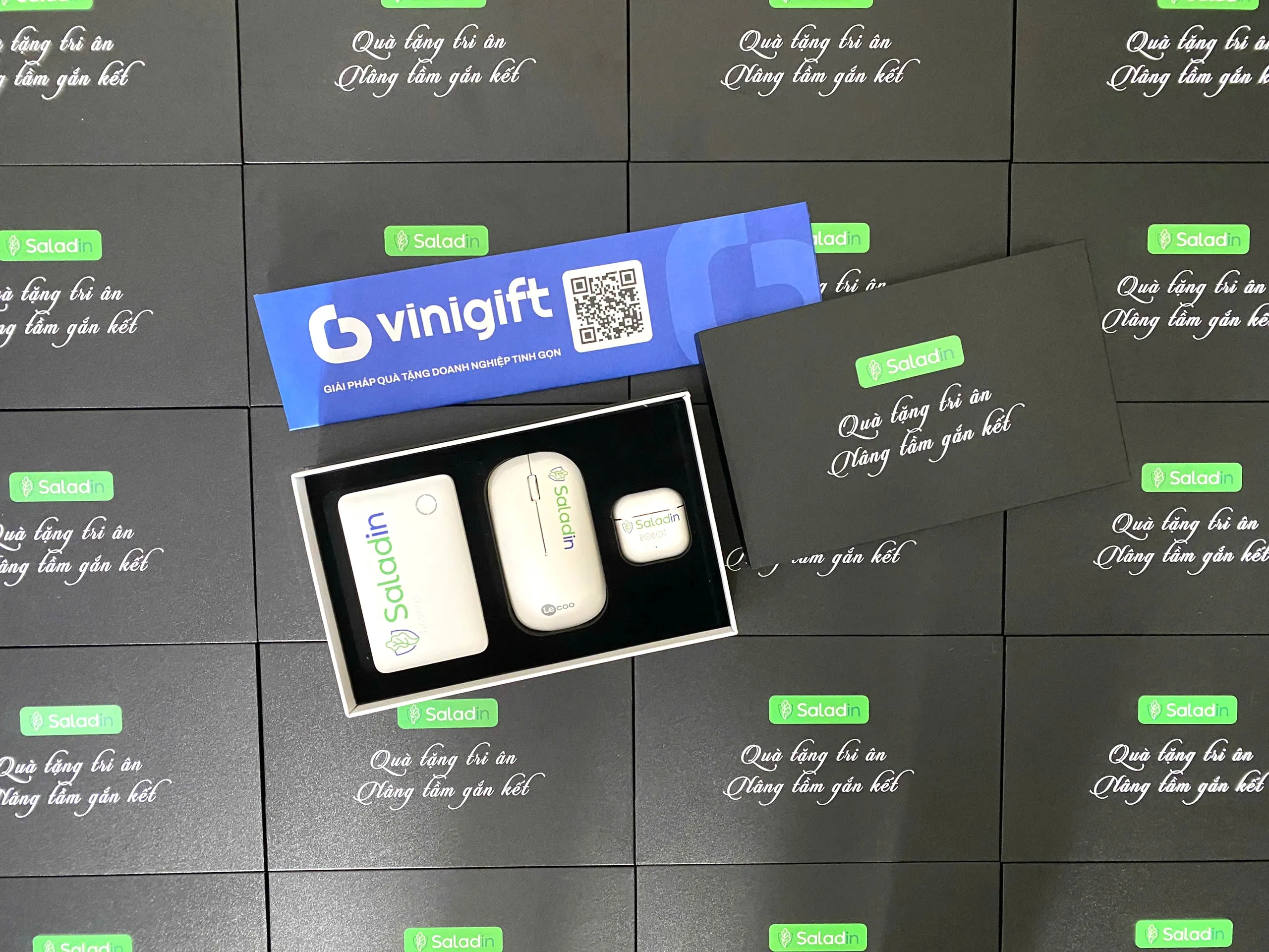 Organic Size: 2560x1920