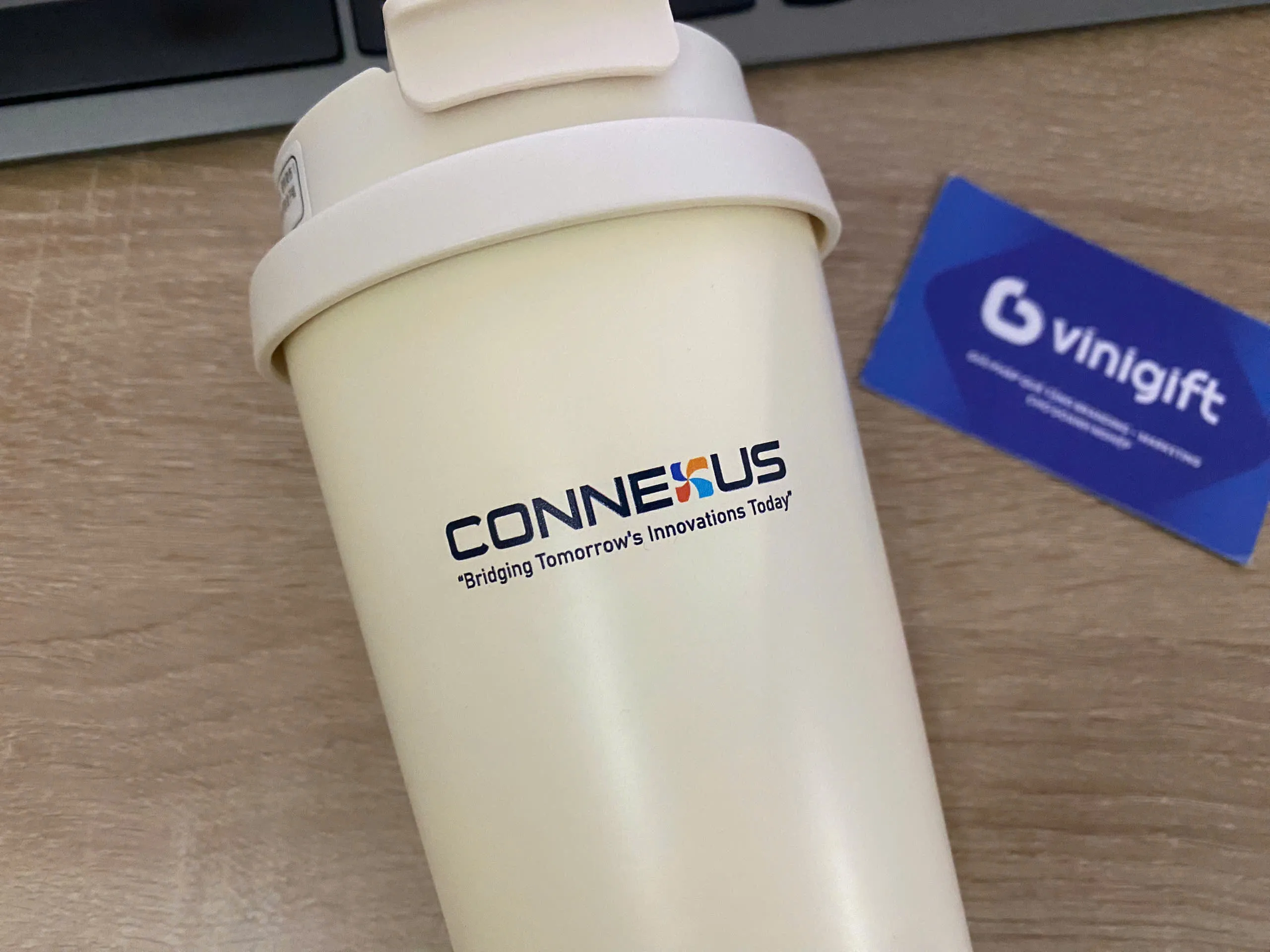 Organic Size: 2560x1920