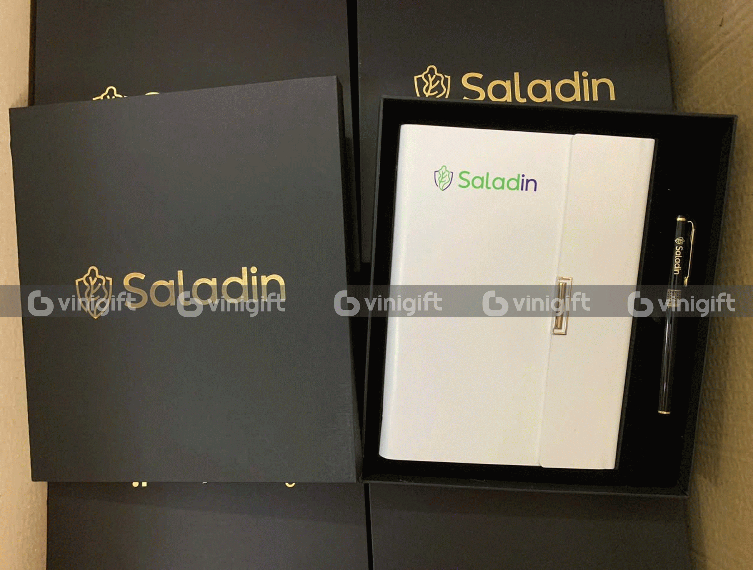 Organic Size: 2560x1938