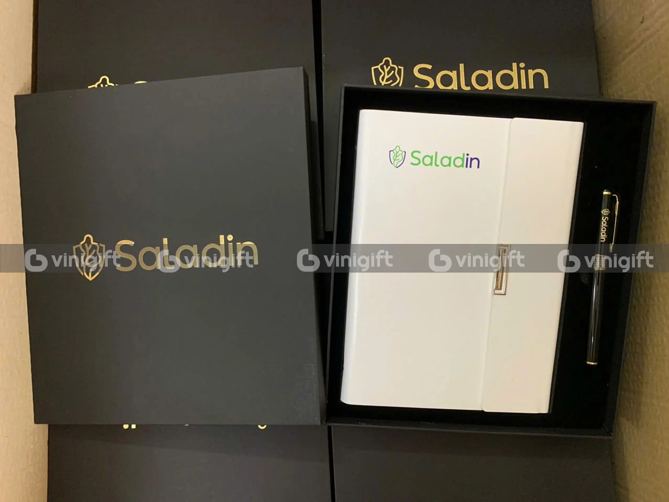 Organic Size: 2560x1923