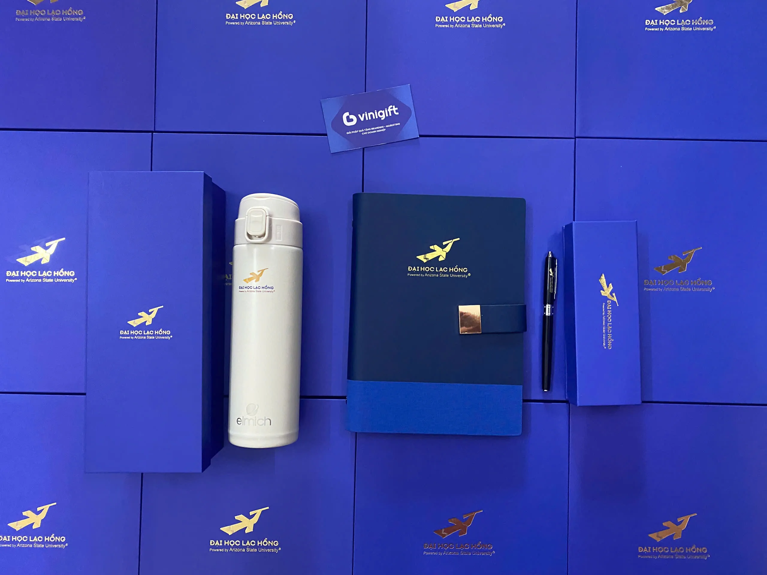 Organic Size: 2560x1920