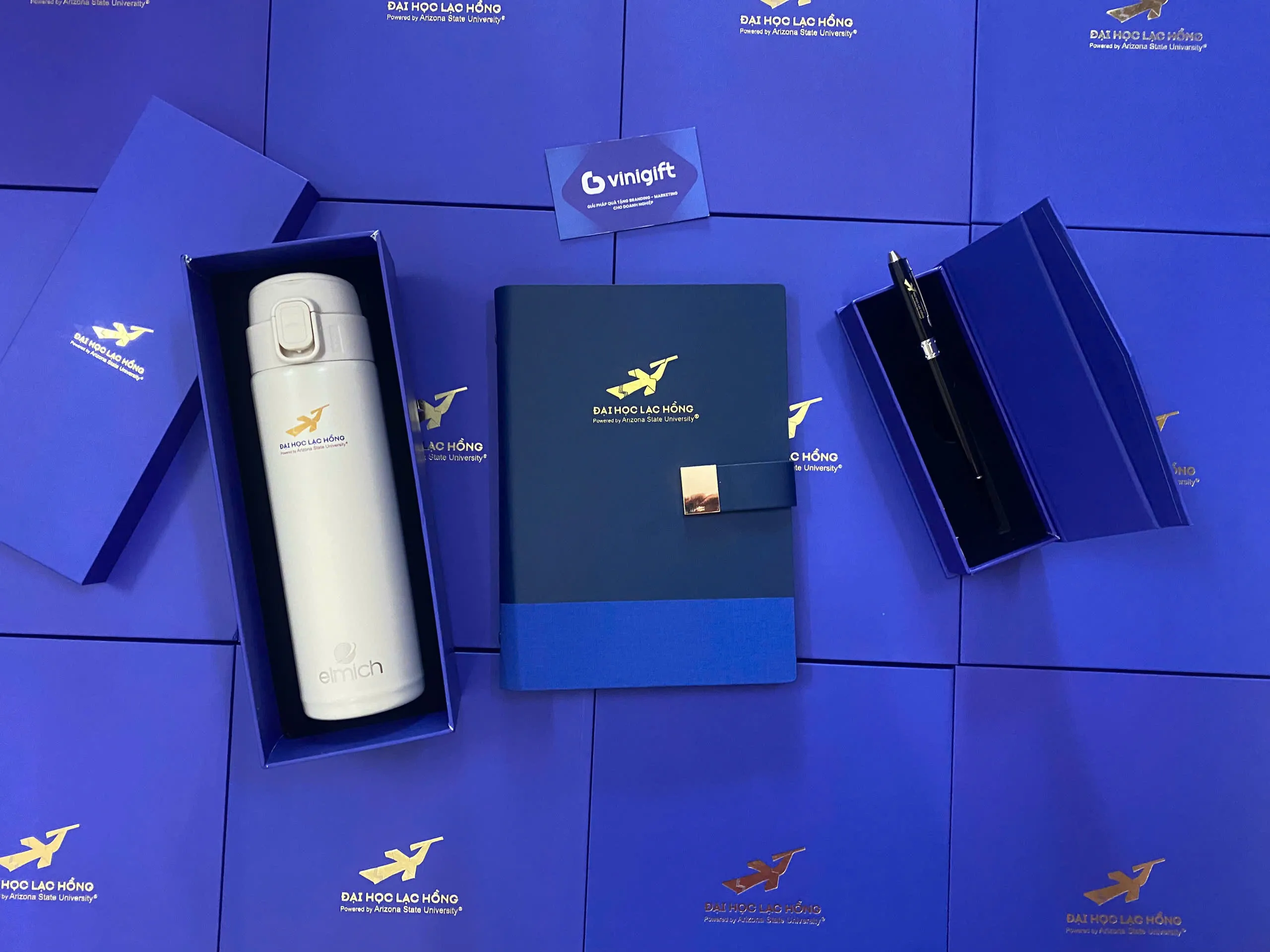 Organic Size: 2560x1920