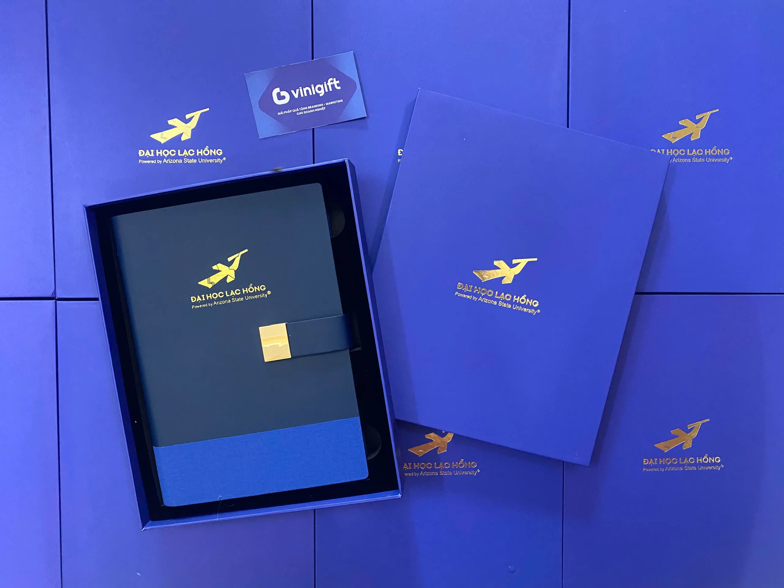 Organic Size: 2560x1920