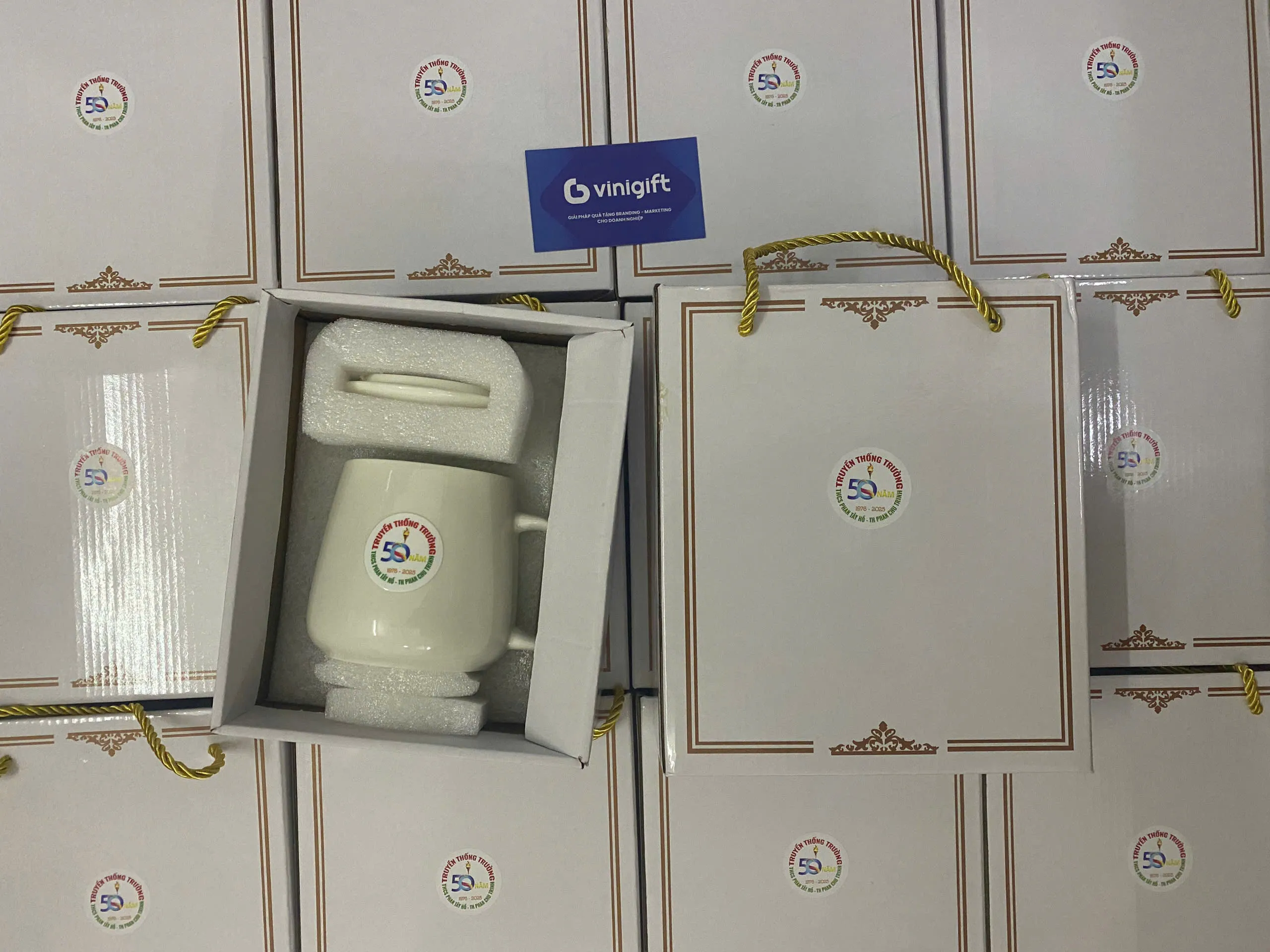 Organic Size: 2560x1920